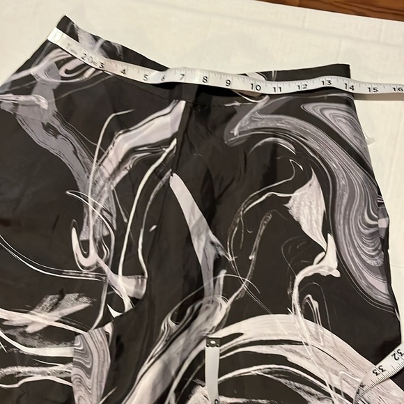 New-Athleta-M-black&white-cloud print-calm, cool, wide leg, lounge pajama pant. - Picture 10 of 14